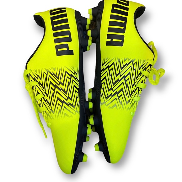 NIB Puma Yellow Juniors 6.5 Cleats - Picture 7 of 9